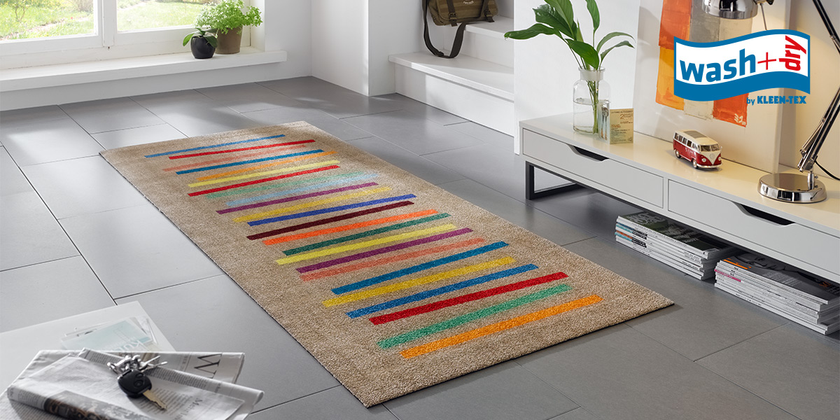 wash+dry Decor mat with vibrant modern design in living room